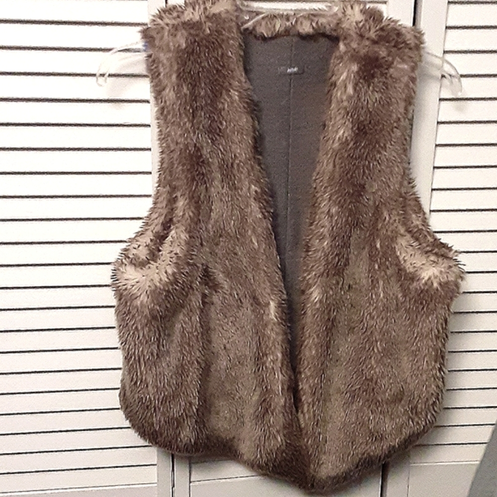 🦋Aerie Faux Fur Vest